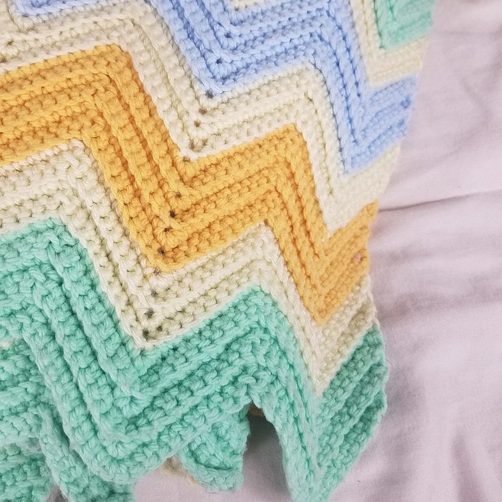 Handmade Afghan Blanket 80x78 Multi Excellent Vintage Chevron Crocheted